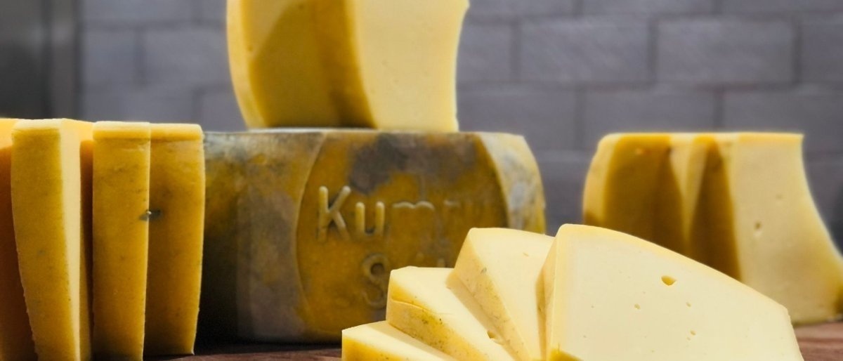 Tunceli Kahvaltılarının Vazgeçilmezi: Özel Üretim Kumru Süt Ürünleri Kaşar Peyniri